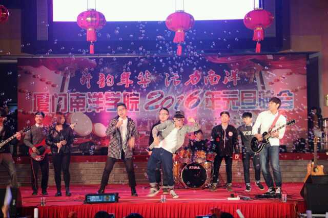 E:/lei/2015/缃戠珯绋夸欢/250496445386247892.jpg